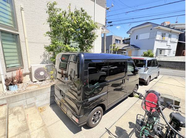 駐車場も縦列で2台付！