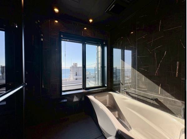 浴室からも海を望める!