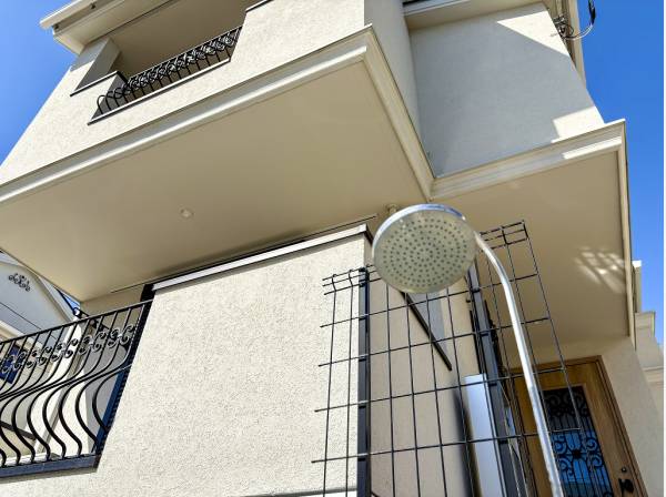 外シャワーは海街ではマストアイテムです♪