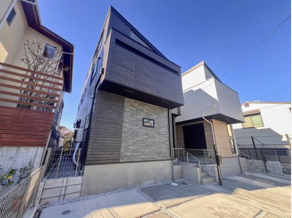 青空が綺麗に映えます