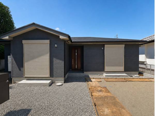 約93坪のゆとりある平屋住宅です。