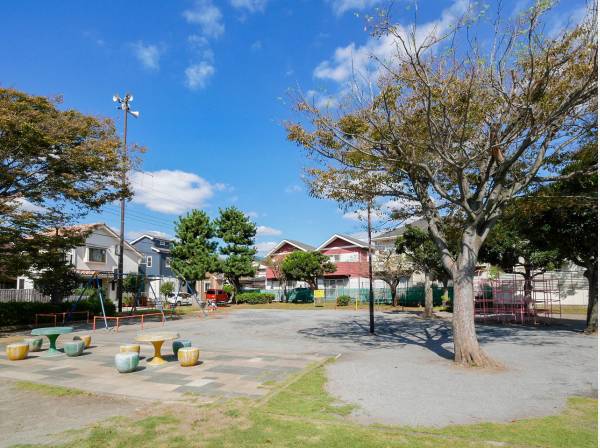 高根公園まで徒歩7分（約550m）