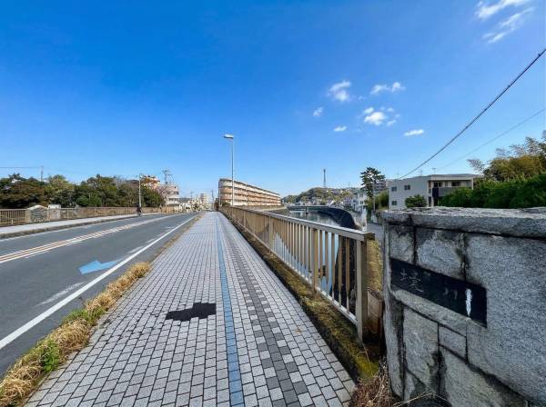 467号線からすぐです。