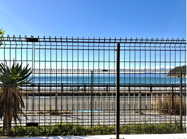 海を眺めるお部屋です。