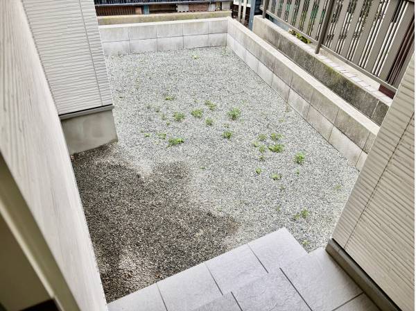 ちょっとした裏庭も有りますよ。