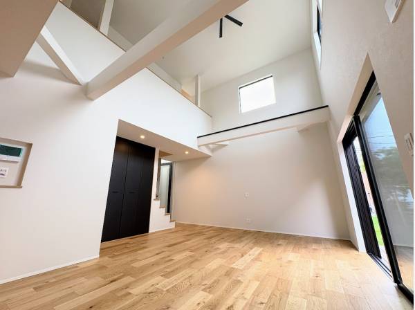 約21.5帖のLDKは家族が自然と集まる場