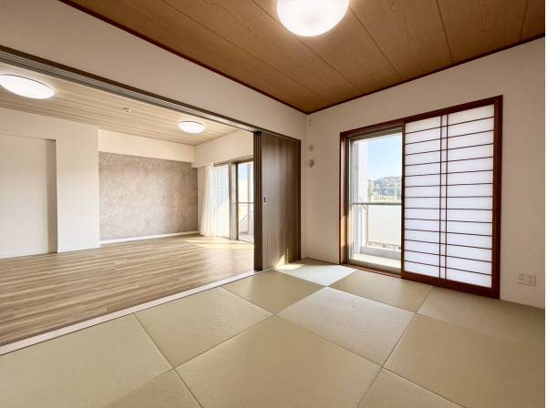 LDKとつながる趣のある和室