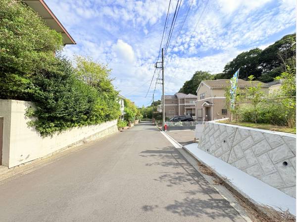 前面道路も広々６．０ｍ