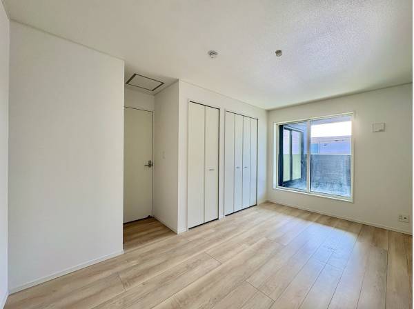 収納豊富な居室