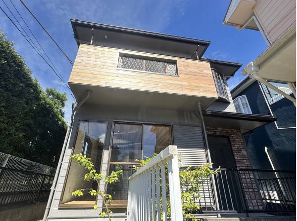 道路より少し上がっているため1階でも陽射しを感じられます