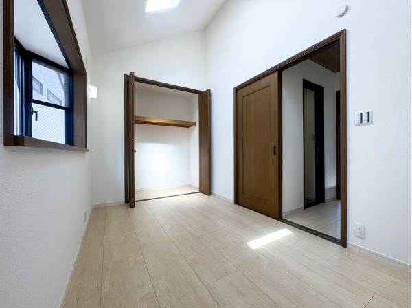 奥行きを描き出す工夫の詰まったお部屋