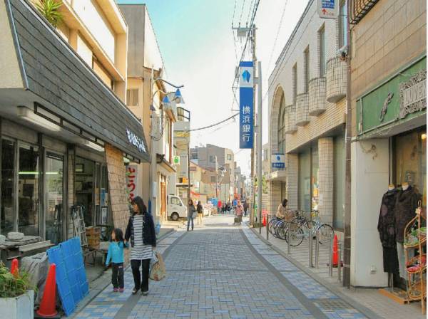 鵠沼海岸商店街 徒歩6分(約480m)