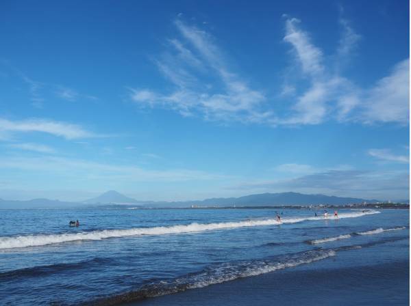 片瀬西浜海水浴場まで自転車で8分 (約2.3㎞)