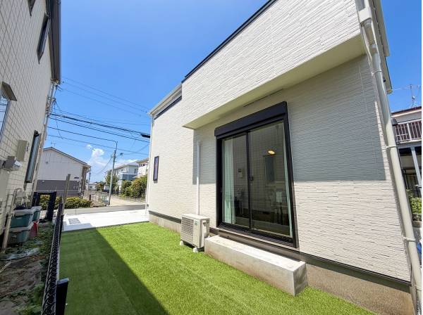植物が元気に育つ太陽に恵まれたグリーンスペース