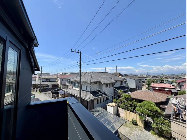 3階バルコニーからは抜けた眺望をお楽しみいただけます