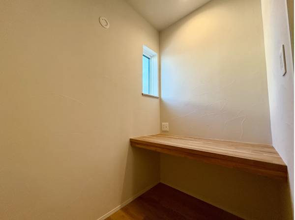 テレワーク部屋もございます