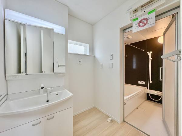 清潔感のある洗面室です