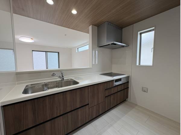 オープンな対面キッチンです