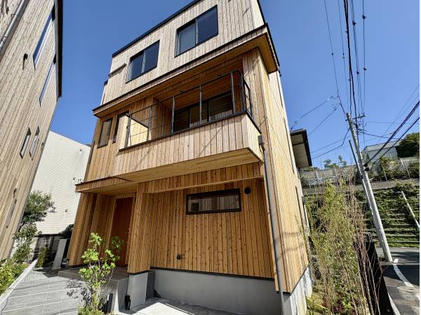 自然素材を愉しむ七里ガ浜デザイナーズハウス