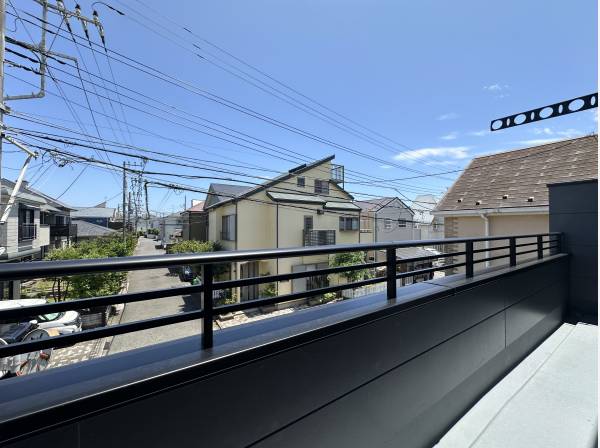 東南向きのワイドバルコニーで採光良好です