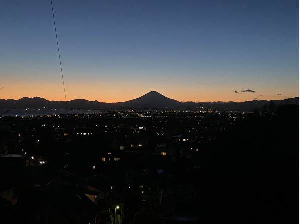 綺麗な富士山と海を望む富士見坂まで約850ｍ