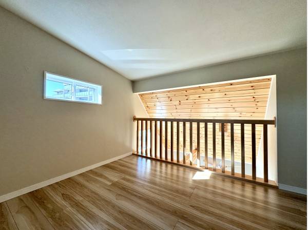 上部は収納庫として大活躍するロフト