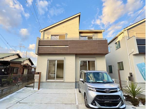 車種によっては並列3台お停めいただけます！