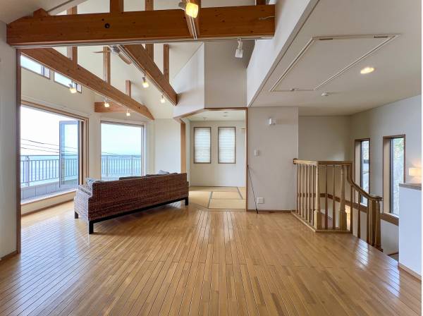 開放感溢れるLDKに安らぎの和室が寄り添います