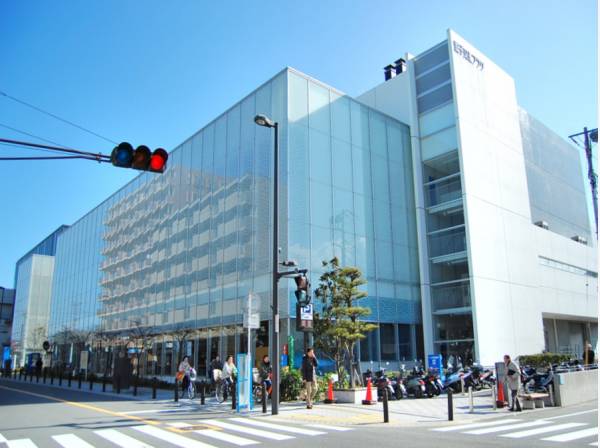 逗子市図書館まで徒歩5分（約350m）