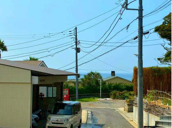 敷地の低い場所からも海を望む贅沢立地！！