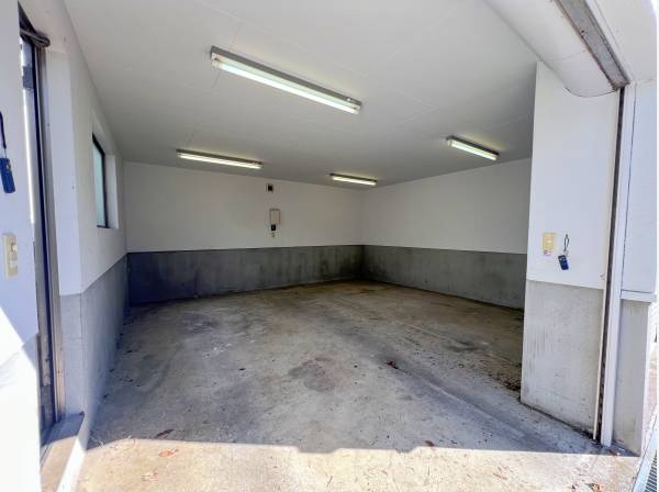 ガレージは２台分ついてます