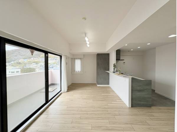 角部屋で小窓が付いています