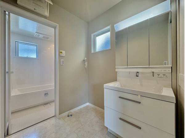 洗面スペースも広いです。