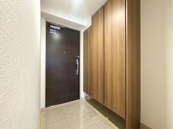 大容量のシューズラックをはじめ随所の収納の多さも魅力のひとつ