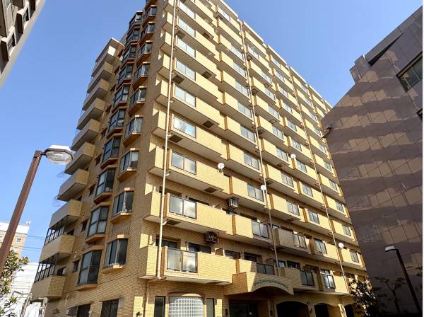 「藤沢」駅徒歩5分の立地です。