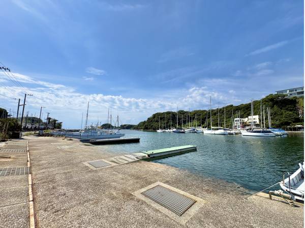 諸磯湾まで徒歩３分