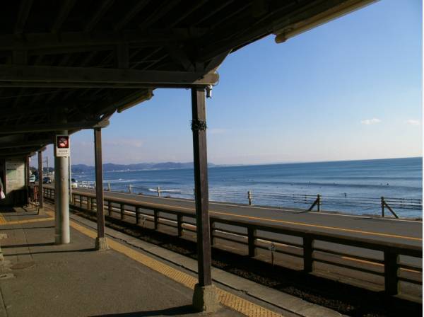 江ノ島電鉄「鎌倉高校前」駅まで徒歩13分