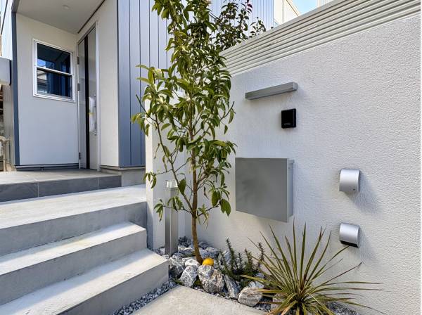 玄関アプローチ