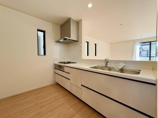 対面式のシステムキッチン