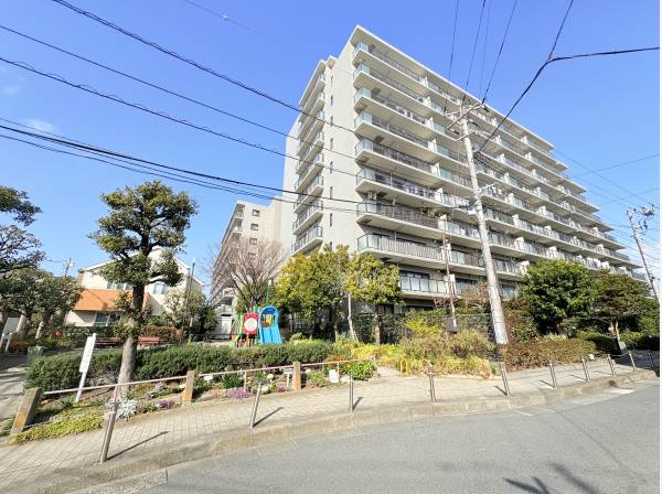 隣地には公園もあります！