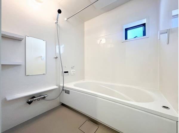 お気に入りの入浴剤を入れてのんびりとバスタイムを愉しんでください