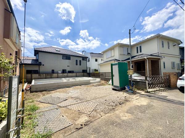 自然と調和するデザイン。毎日の暮らしを豊かに彩る邸宅。