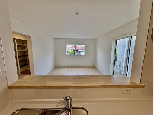 キッチンからの眺めですよ！家族と話しながら料理が出来ます！