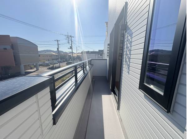 陽当たりのいいバルコニー