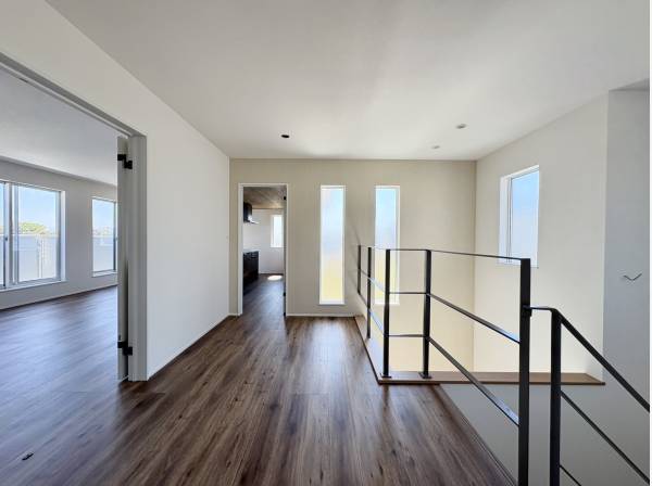 2階ホールも開放的な空間です