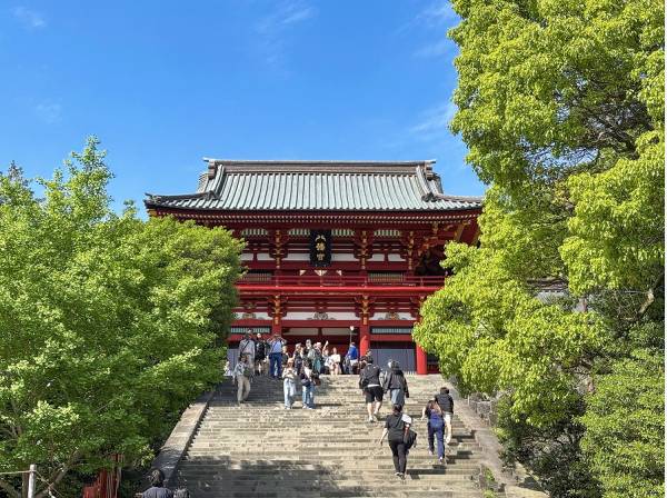 鶴岡八幡宮まで徒歩4分（約300m）