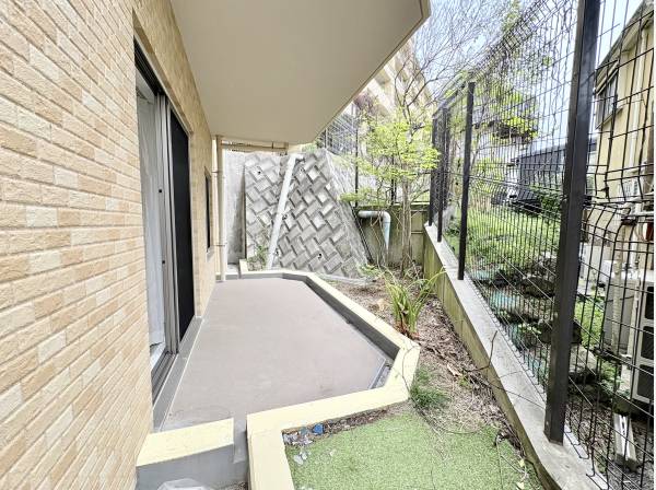 専用庭付き、ガーデニングも楽しめそうです