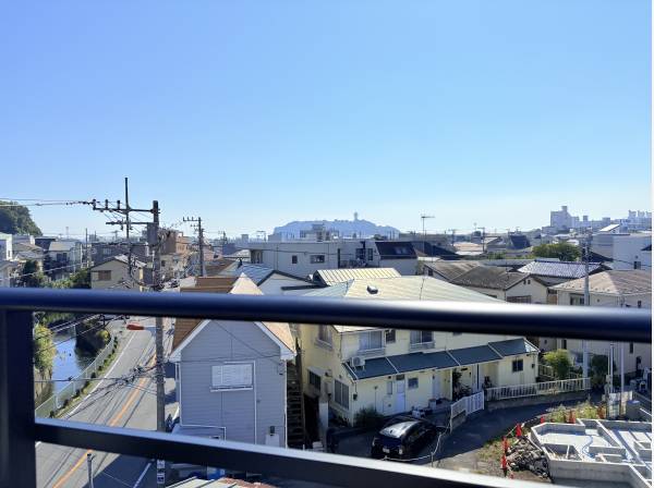 江ノ島をしっかり望みます