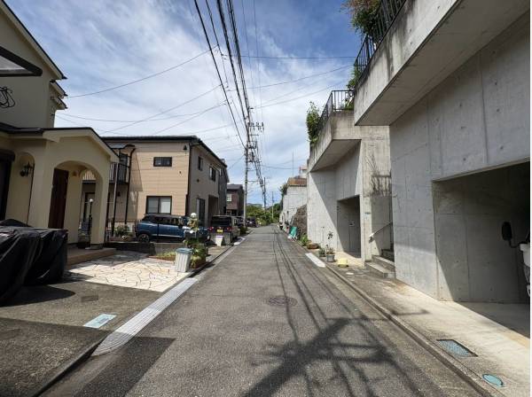 車の進入も容易です