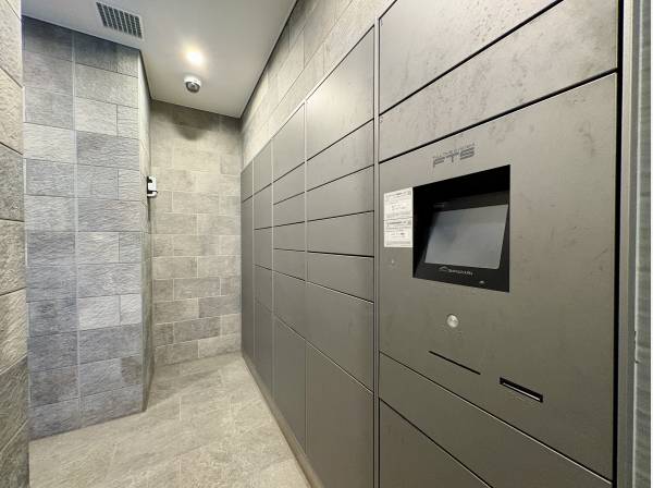 宅配ボックスも完備しています